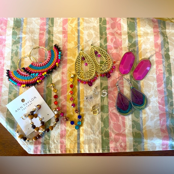 3/12 Lot of 9 pairs Earrings dangle, studs, huggies, festive, sparkle and more - Picture 1 of 15